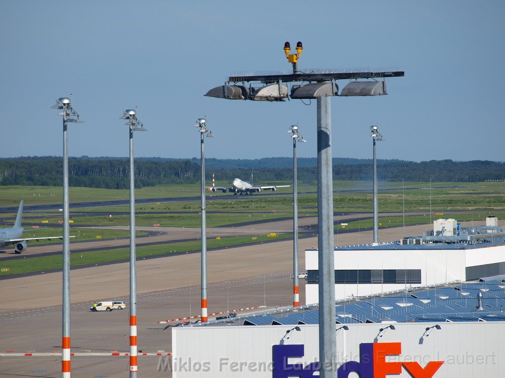 Lufthansa Airbus A 380 zu Besuch Flughafen Koeln Bonn P057.JPG